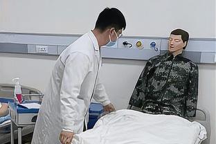 记者谈谢维军伤势：他感觉挺好，对泰国也时刻准备着出场